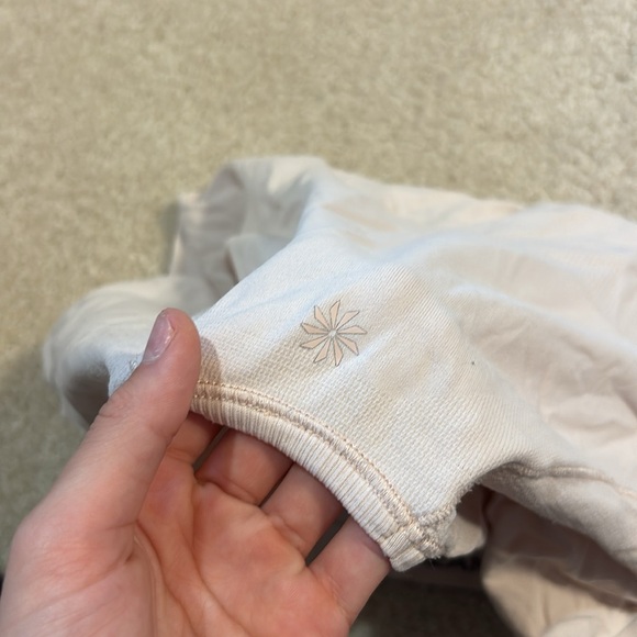 Athelta girl' Light Pink T-Shirt - Picture 2 of 2